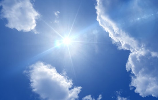 Los Angeles Enjoys Sunny Skies with Cool Evenings, Possible Weekend Showers on the Horizon