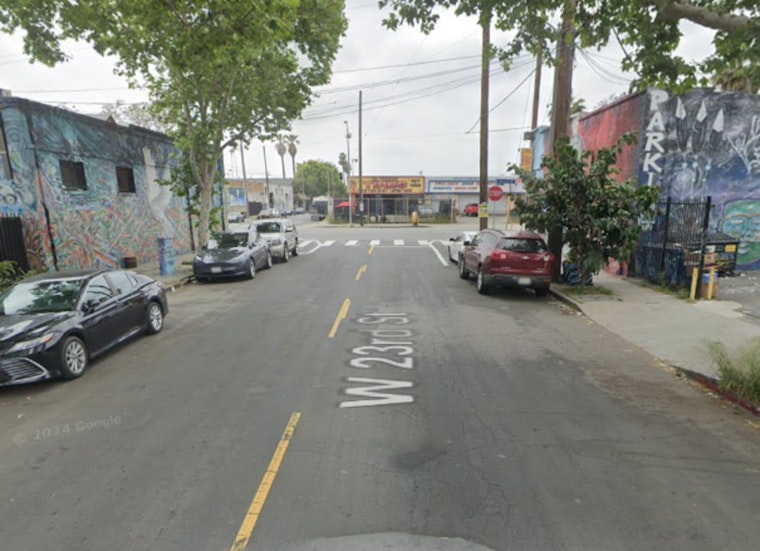 Los Angeles Firefighters Achieve Swift Knockdown of New Year's Day Blaze in University Park