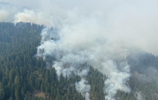 Los Angeles Officials Extend Smoke Advisory Amid Multiple Wildfires, Residents Warned of Poor Air Quality
