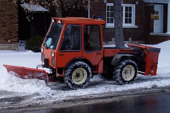 Louisiana Mobilizes De-Icing Efforts Amid Winter Storm, Receives Aid from Arkansas