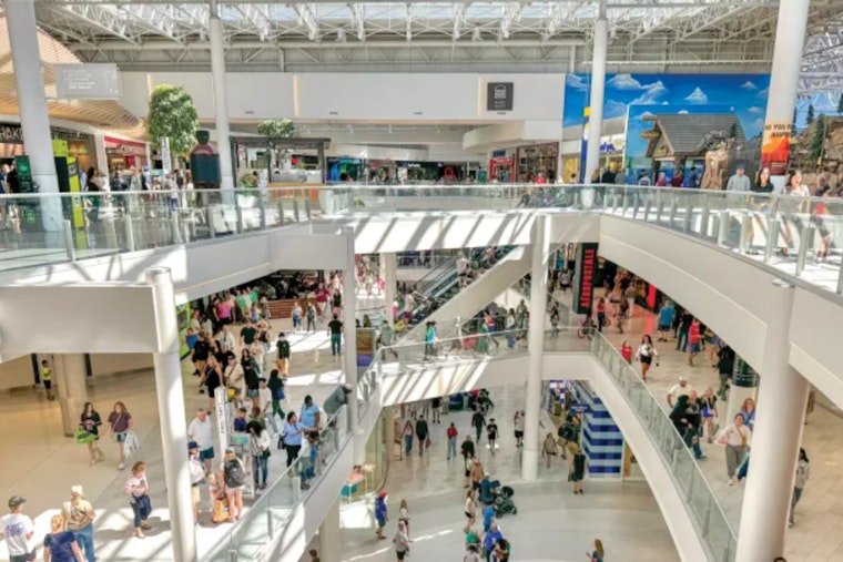 Mall of America Rejects Central Heating for Eco-Friendly Design, Integrates Sea Life Attraction in Bloomington