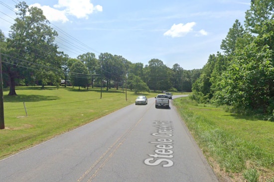Man Dies in High-Speed Crash in Charlotte's Steele Creek, Investigation Underway