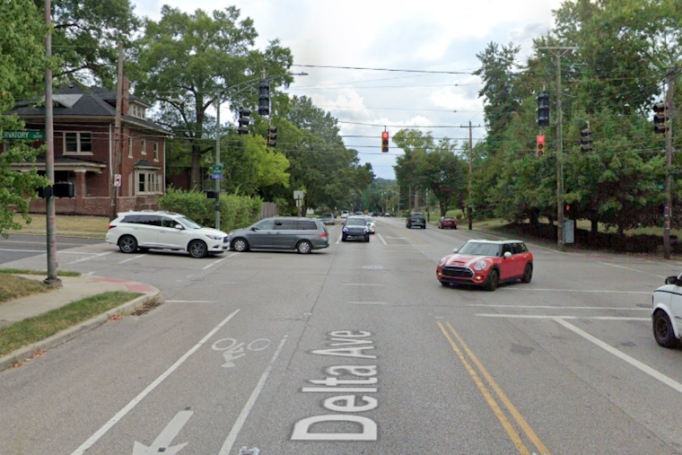 Man Dies in Tragic Car Accident After Vehicle Strikes Tree in Cincinnati's Hyde Park