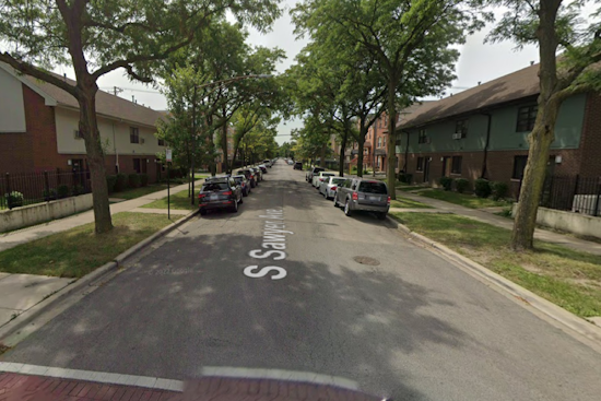 Man Fatally Shot and Crashes into Parked Cars in Chicago's North Lawndale, Gunman at Large