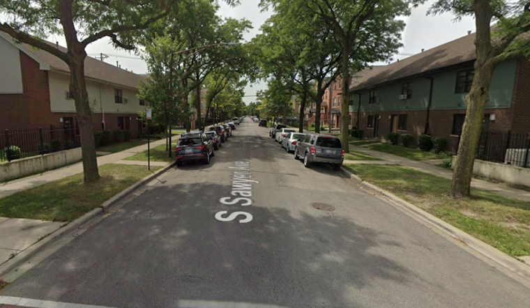 Man Fatally Shot and Crashes into Parked Cars in Chicago's North Lawndale, Gunman at Large