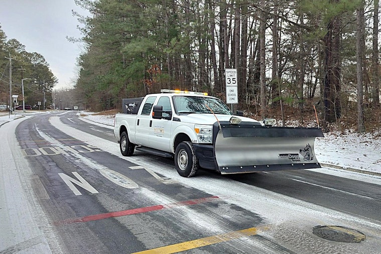 Milton Public Works Extends a Helping Hand to South Fulton Amid Icy Road Crisis