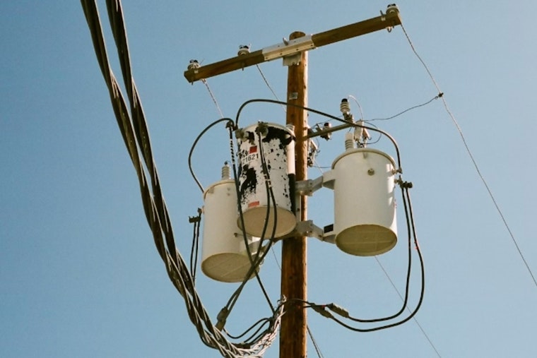 Milwaukee and Surrounding Areas on Alert for Power Outages Amid Wind Advisory