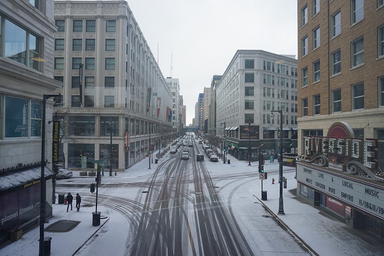 Milwaukee Braces for a Cold Week with Snow Chances Rising, Says National Weather Service