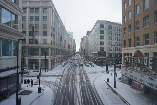 Milwaukee Braces for a Cold Week with Snow Chances Rising, Says National Weather Service