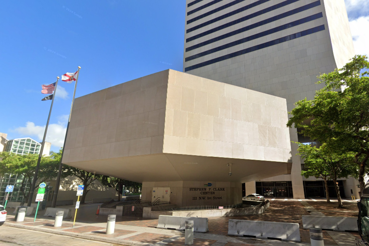 Miramar Residents Rally Against New Incinerator as Miami-Dade Mayor