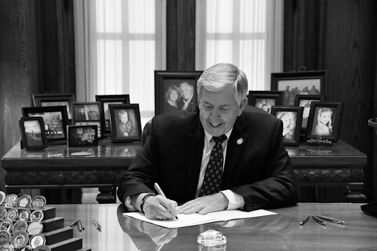 Missouri Governor Mike Parson Signs Executive Order in Anticipation of Severe Winter Storm