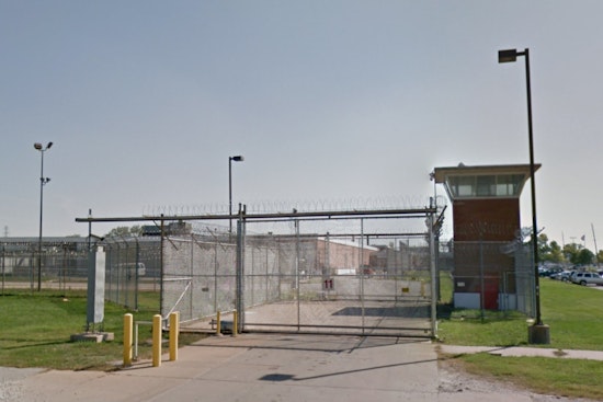 Missouri Senator Advocates for Expanded Ban on Shackling Pregnant Inmates in City and County Jails