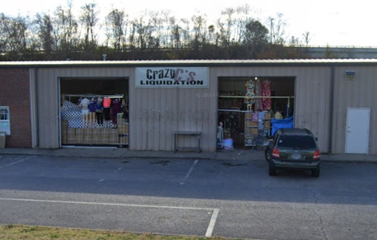 Murfreesboro Firefighters Tackle Blaze at Crazy C's Liquidation amid Freezing Conditions