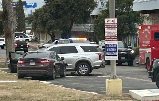 New Braunfels Police Arrest Trio After Alleged Theft and Collision, Ocala PD Seeks Information on Suspects in Violent Retail Crime