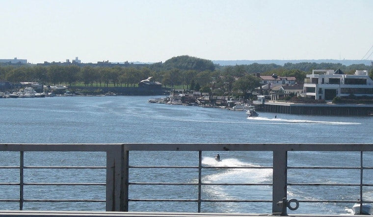 New York Houseboat Dwellers Displaced Amid City's Redevelopment and Housing Crisis