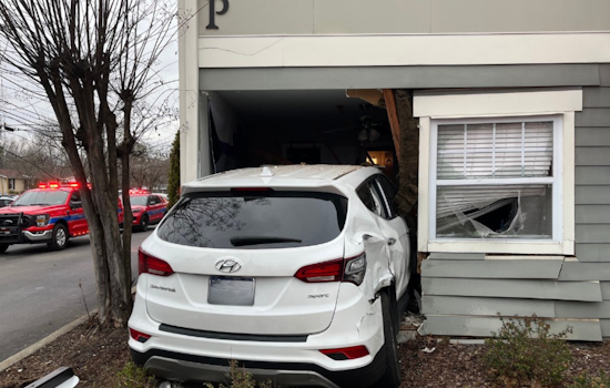 No Serious Injuries Reported as Car Crashes into Murfreesboro Apartment Building Following Three-Vehicle Accident