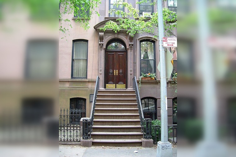 NYC Landmarks Commission to Decide on Gate for "Sex and the City" Brownstone Amid Privacy Concerns