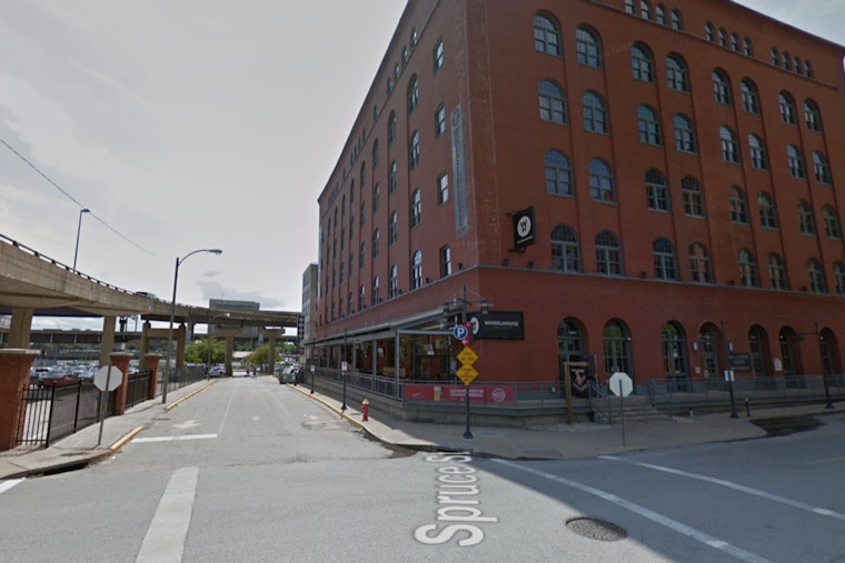 Off-Duty Officer Fatally Shoots Armed Man Amidst Downtown St. Louis Bar Brawl