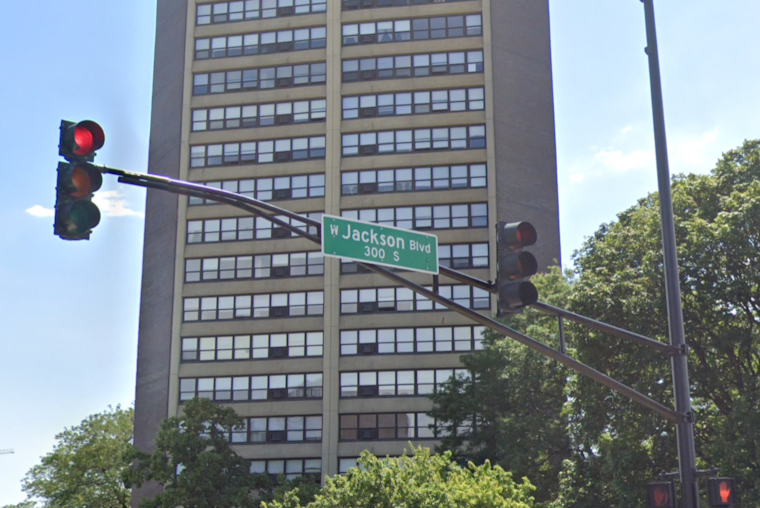 One Critically Injured, Suspect Arrested in Chicago Near West Side Stabbing