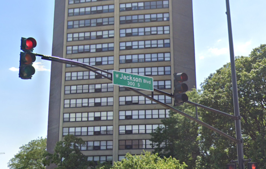 One Critically Injured, Suspect Arrested in Chicago Near West Side Stabbing