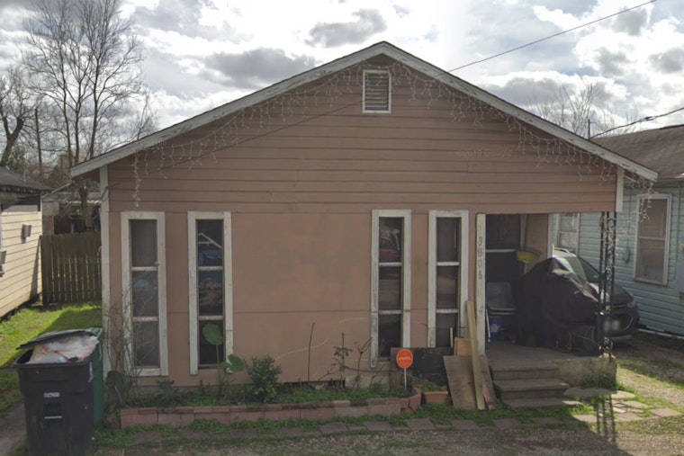 One Dead, Another Injured in Overnight House Fire in Houston's Fifth Ward