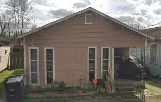One Dead, Another Injured in Overnight House Fire in Houston's Fifth Ward