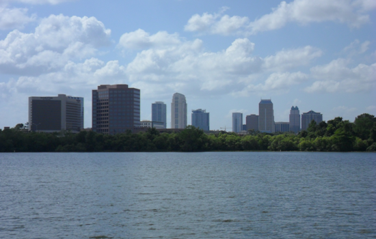 Orlando Residents Bundle Up as Cold Snap Grips the Region, Boaters Warned on Choppy Seas