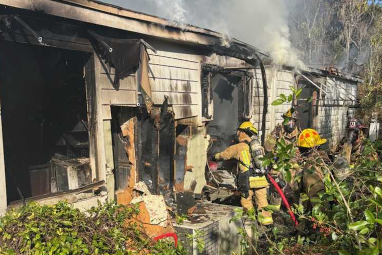 Oviedo Firefighters Extinguish House Blaze and Rescue Dogs, No Injuries Reported