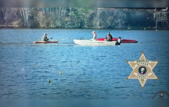 Pilot Unharmed After Seaplane Sinks in Kitsap County's Long Lake, Tragic Crash Near Rottnest Island Claims Three Lives