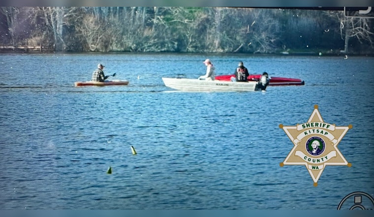 Pilot Unharmed After Seaplane Sinks in Kitsap County's Long Lake, Tragic Crash Near Rottnest Island Claims Three Lives