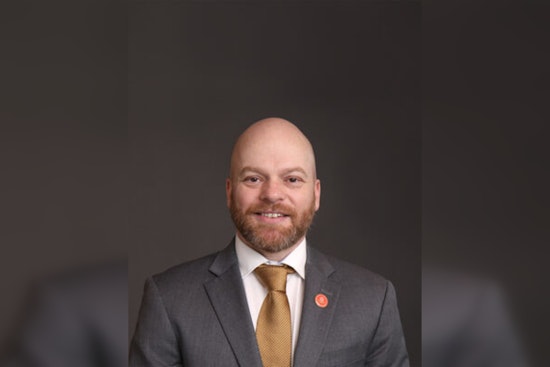 Portland Councilor Mitch Green Takes Office Hours to the People in District 4's Sellwood Community