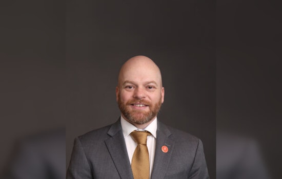 Portland Councilor Mitch Green Takes Office Hours to the People in District 4's Sellwood Community