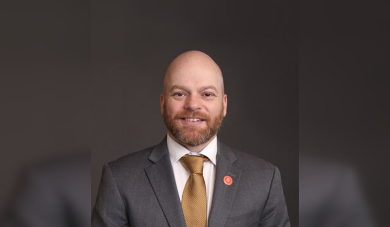 Portland Councilor Mitch Green Takes Office Hours to the People in District 4's Sellwood Community