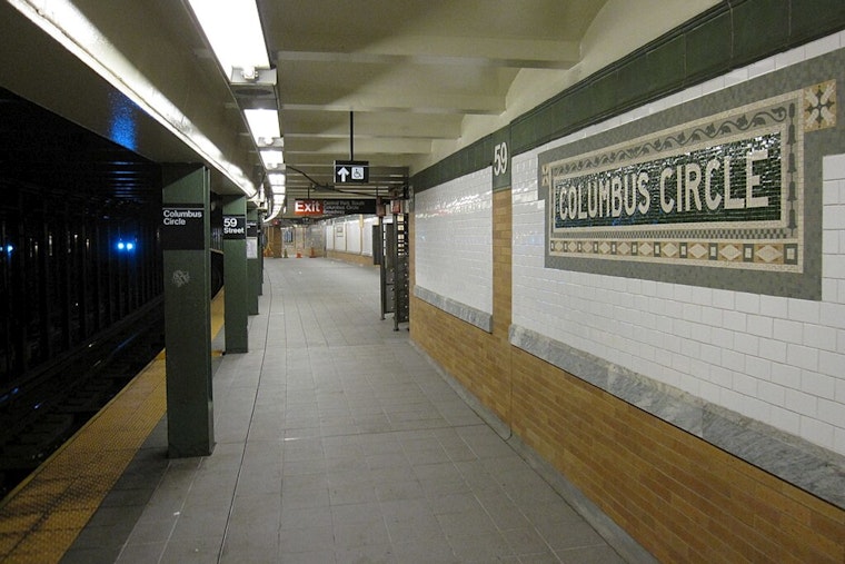 Power Failure Disrupts Subway Service in Manhattan During Evening Rush Hour