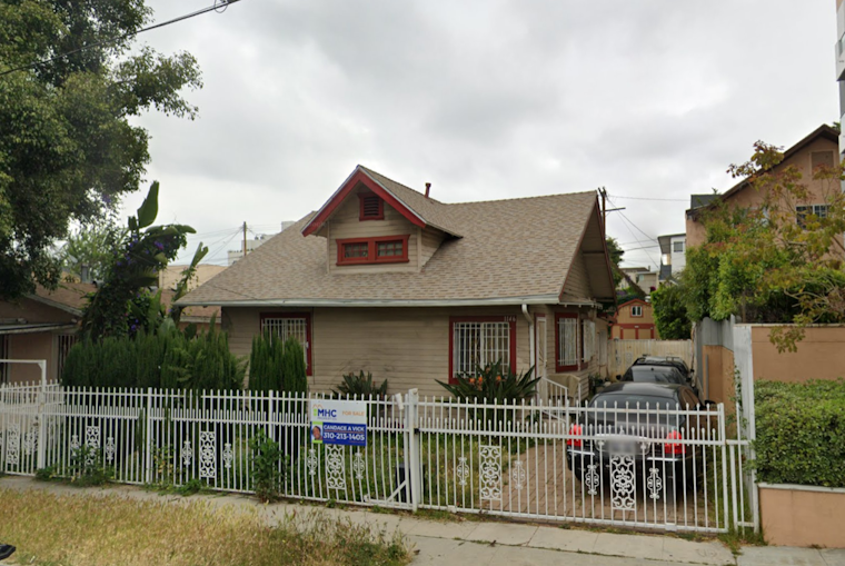 Rapid Response by LAFD Quells Oxford Avenue Blaze in Harvard Heights, Arson Investigation Underway