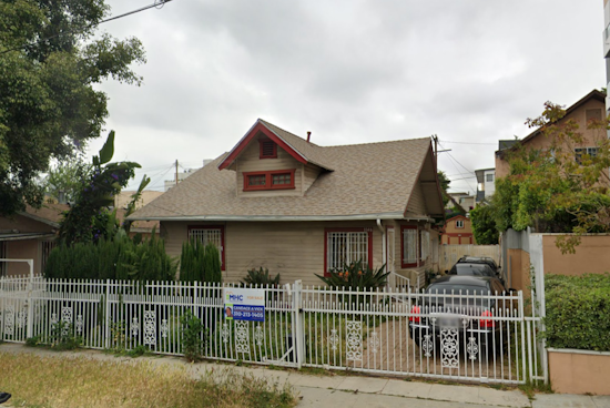 Rapid Response by LAFD Quells Oxford Avenue Blaze in Harvard Heights, Arson Investigation Underway