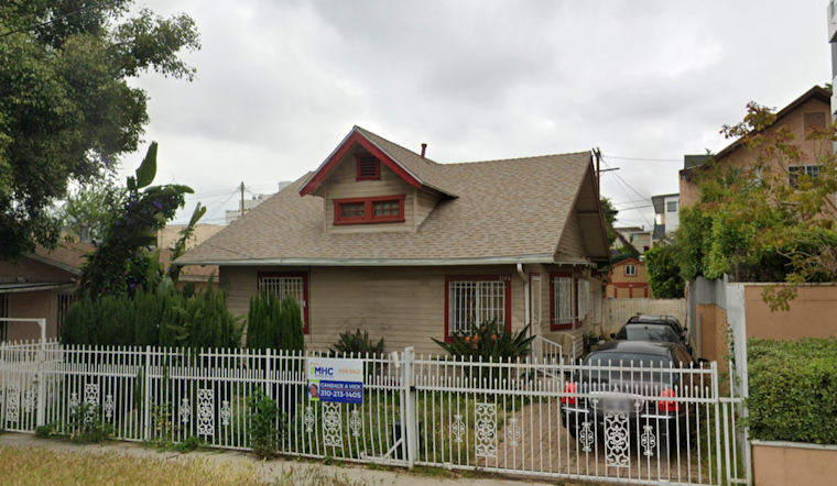 Rapid Response by LAFD Quells Oxford Avenue Blaze in Harvard Heights, Arson Investigation Underway
