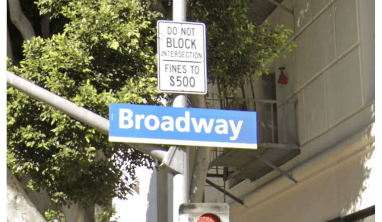 Santa Monica Police Search for Suspect After Man Fatally Shot in Apparent Argument on Broadway