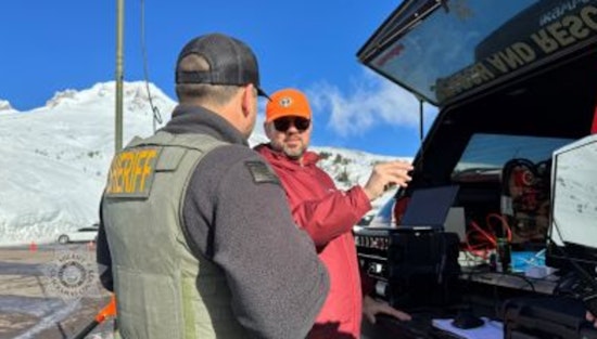 Search Underway for Missing Climber on Oregon's Mount Hood Amid Foggy Conditions
