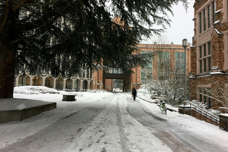 Seattle Braces for Rainy Start to the New Year with Chance of Light Snow