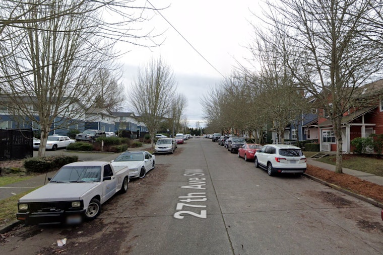 Seattle Police Probe Early Morning Gunfire in 27 Av SW, No Injuries Reported