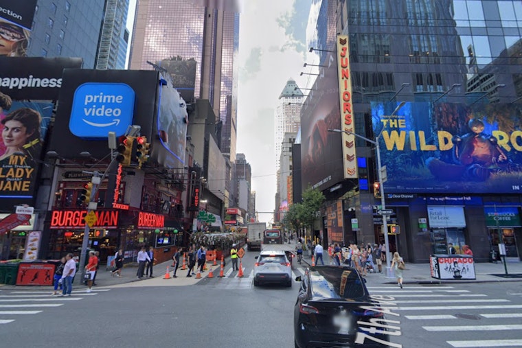 Security Guards Slashed in Times Square Club Scuffle, Police Seek Suspect