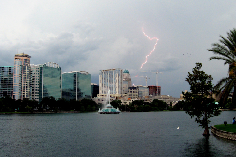Shift in Weather Patterns Brings Rain and Cooler Temps to Orlando, Unsettled Marine and Flight Conditions Expected