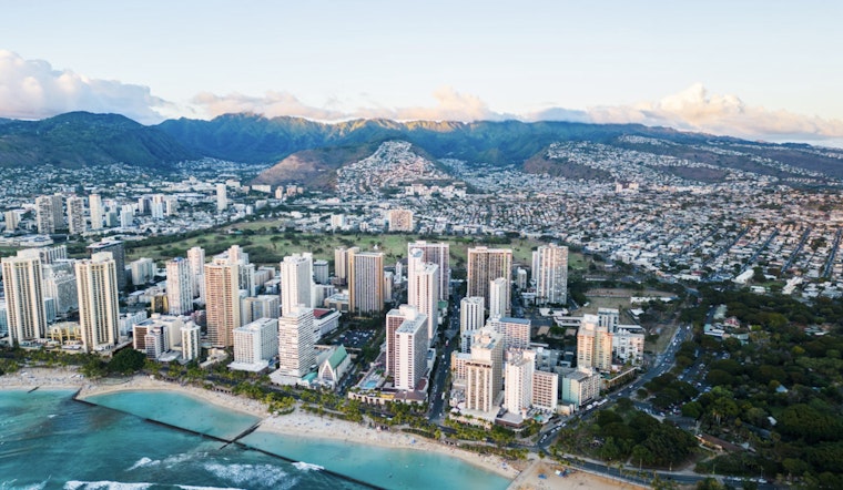 Shifting Weather in Honolulu as NWS Forecasts Easing Trade Winds and Potential Weekend Surf Warnings