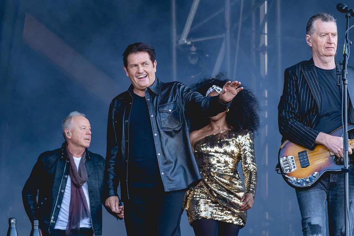 Maglietta Ufficiosa Simple Minds Bring Alive & Kicking Tour 2025 – Cotone Nero Uomo