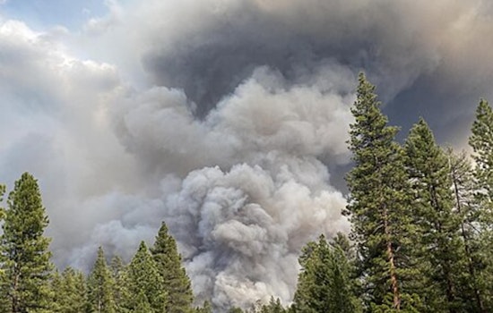 Smoke Advisory Issued in Los Angeles County Amid Hughes Wildfire, Residents Warned of Health Risks