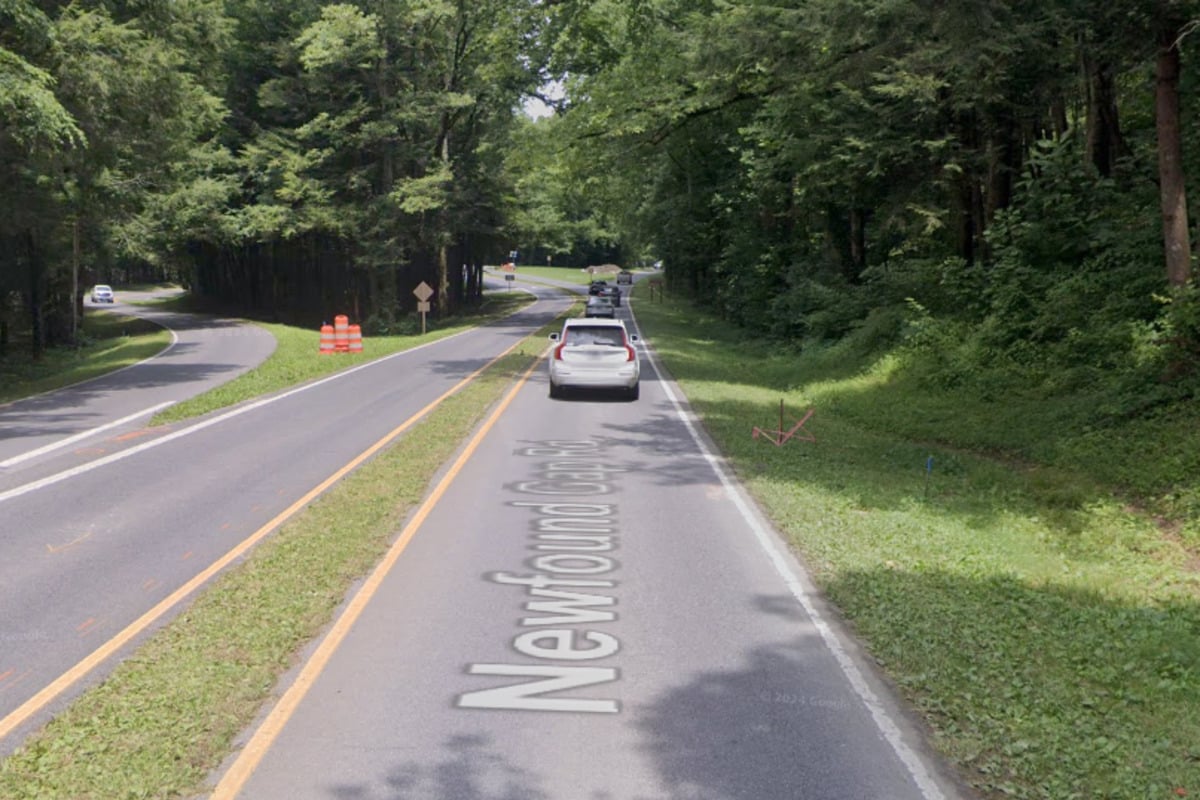 Snowfall Forces Closure of Major Roads in Great Smoky Mountains,