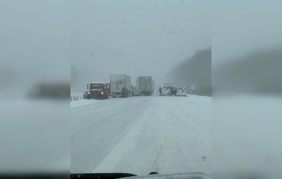 Snowy Conditions Cause Crashes on I-196 Near Zeeland, Michigan Authorities Issue Travel Warnings
