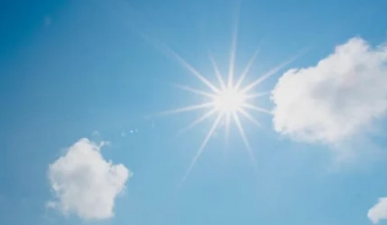 Sunny Skies in Los Angeles Amidst Air Quality Alert Warning for Particulate Pollution