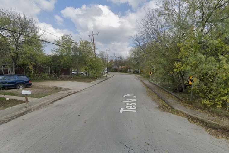 Suspect Sought in West Side San Antonio Shooting, Victim in Stable Condition After Foot Injury